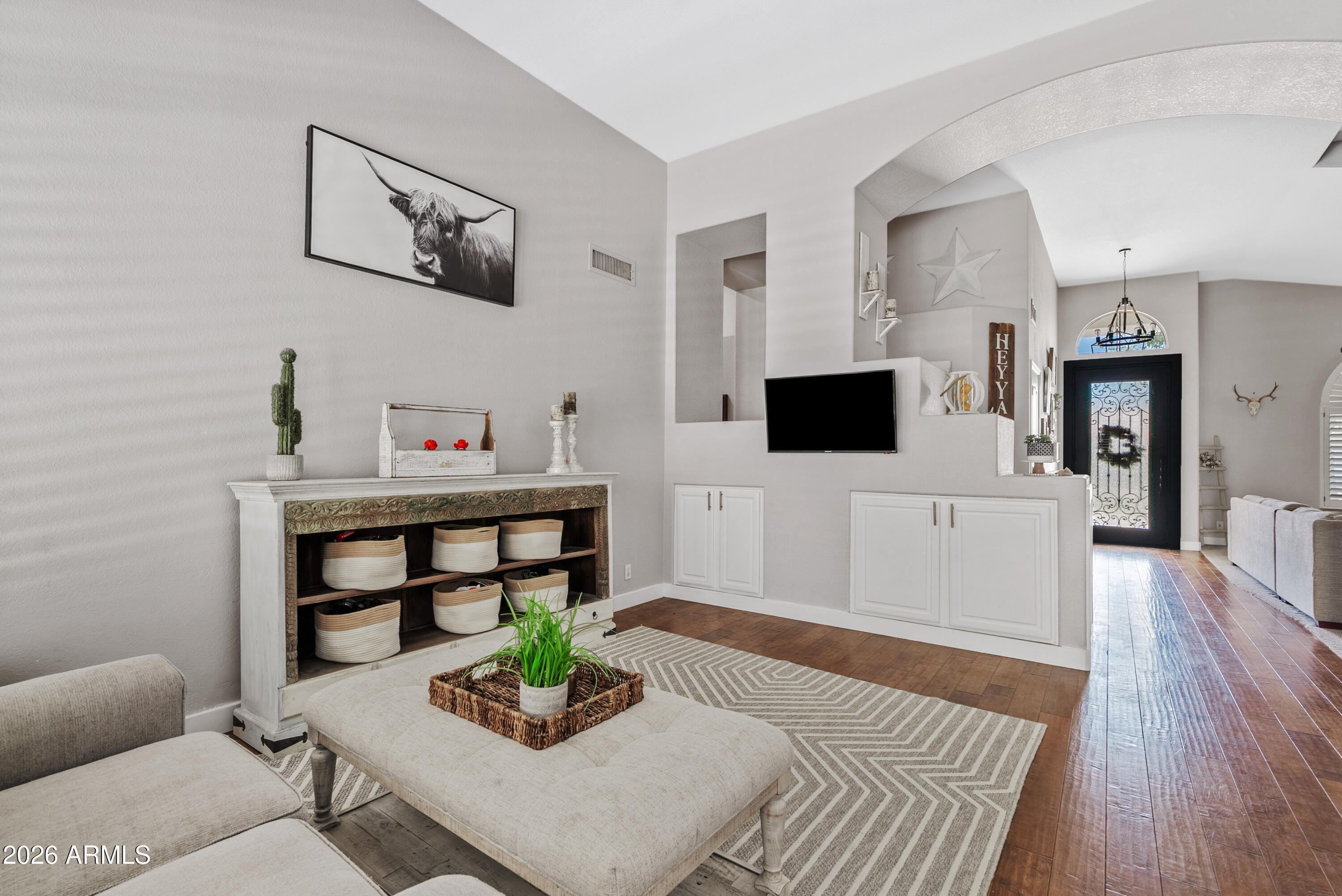 6550 East Roland Street Mesa, AZ 85215 - Photo 15 of 34 Living room