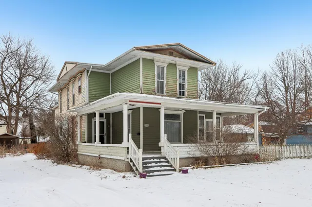 $210,000 | 711 East Walworth Avenue, Delavan, WI 53115