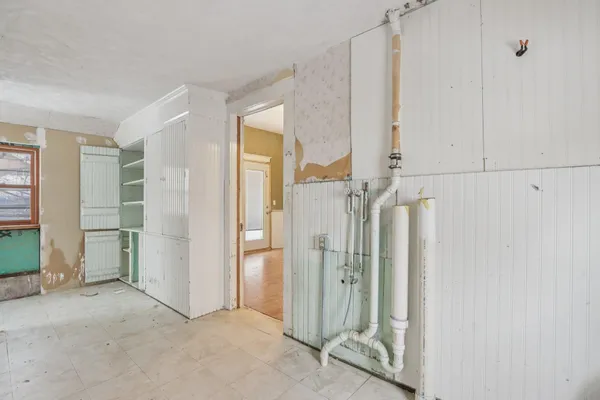 $210,000 | 711 East Walworth Avenue, Delavan, WI 53115