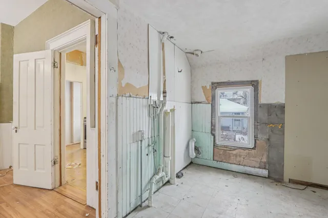 $210,000 | 711 East Walworth Avenue, Delavan, WI 53115