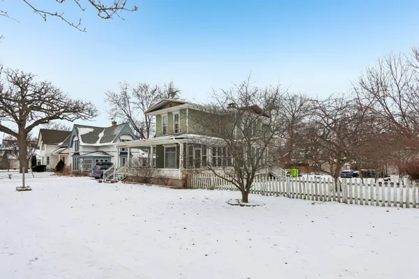 $210,000 | 711 East Walworth Avenue, Delavan, WI 53115