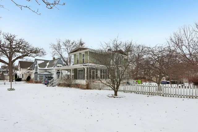 $210,000 | 711 East Walworth Avenue, Delavan, WI 53115