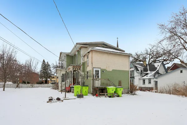 $210,000 | 711 East Walworth Avenue, Delavan, WI 53115
