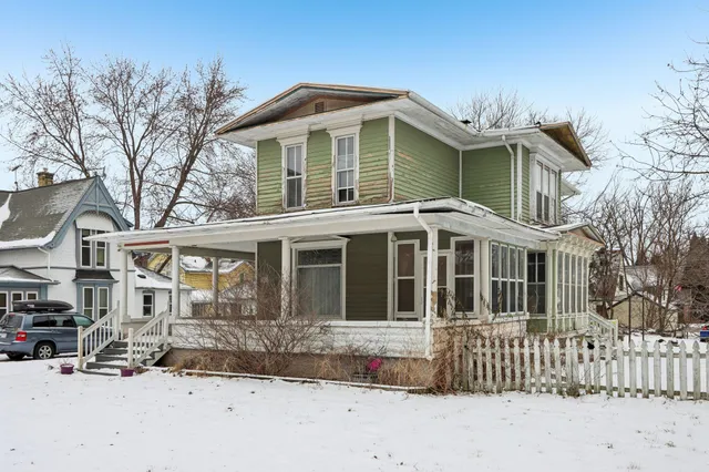 $210,000 | 711 East Walworth Avenue, Delavan, WI 53115