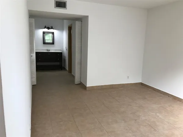 $160,000 | 4394 Northwest 9th Avenue, Unit 213A, Deerfield Beach, FL 33064