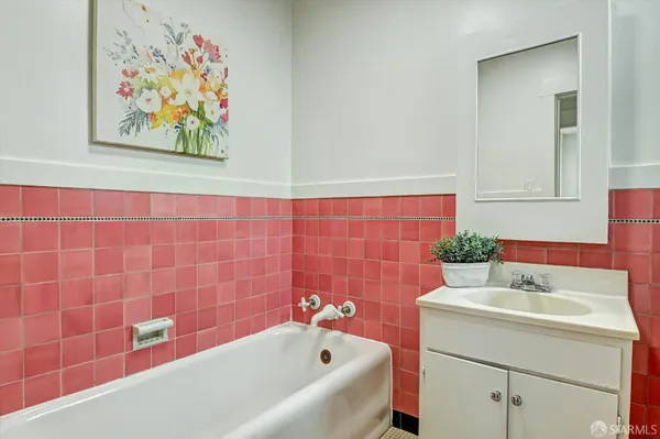 $1,095,000 | 2246 26th Avenue, San Francisco, CA 94116