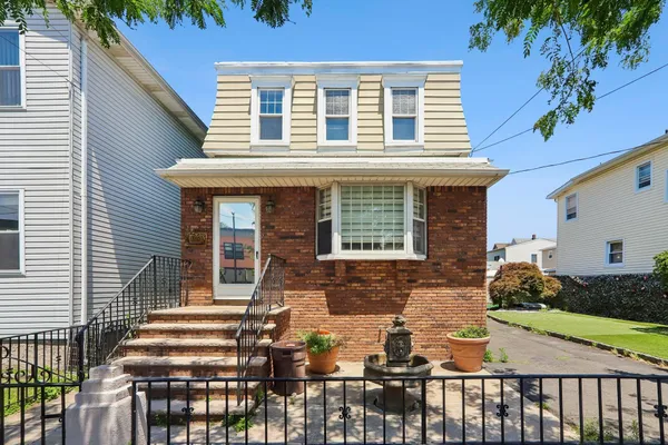 $4,000 | 310 Centre Avenue, Secaucus, NJ 07094