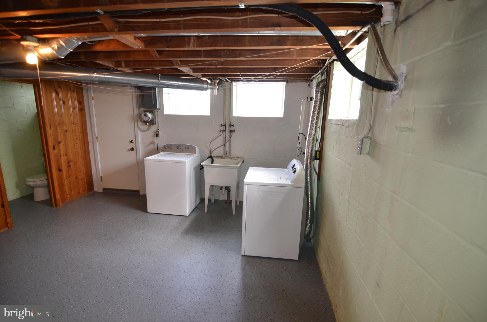 1847 Church Road Dundalk, MD 21222 - Photo 14 of 20 Laundry area