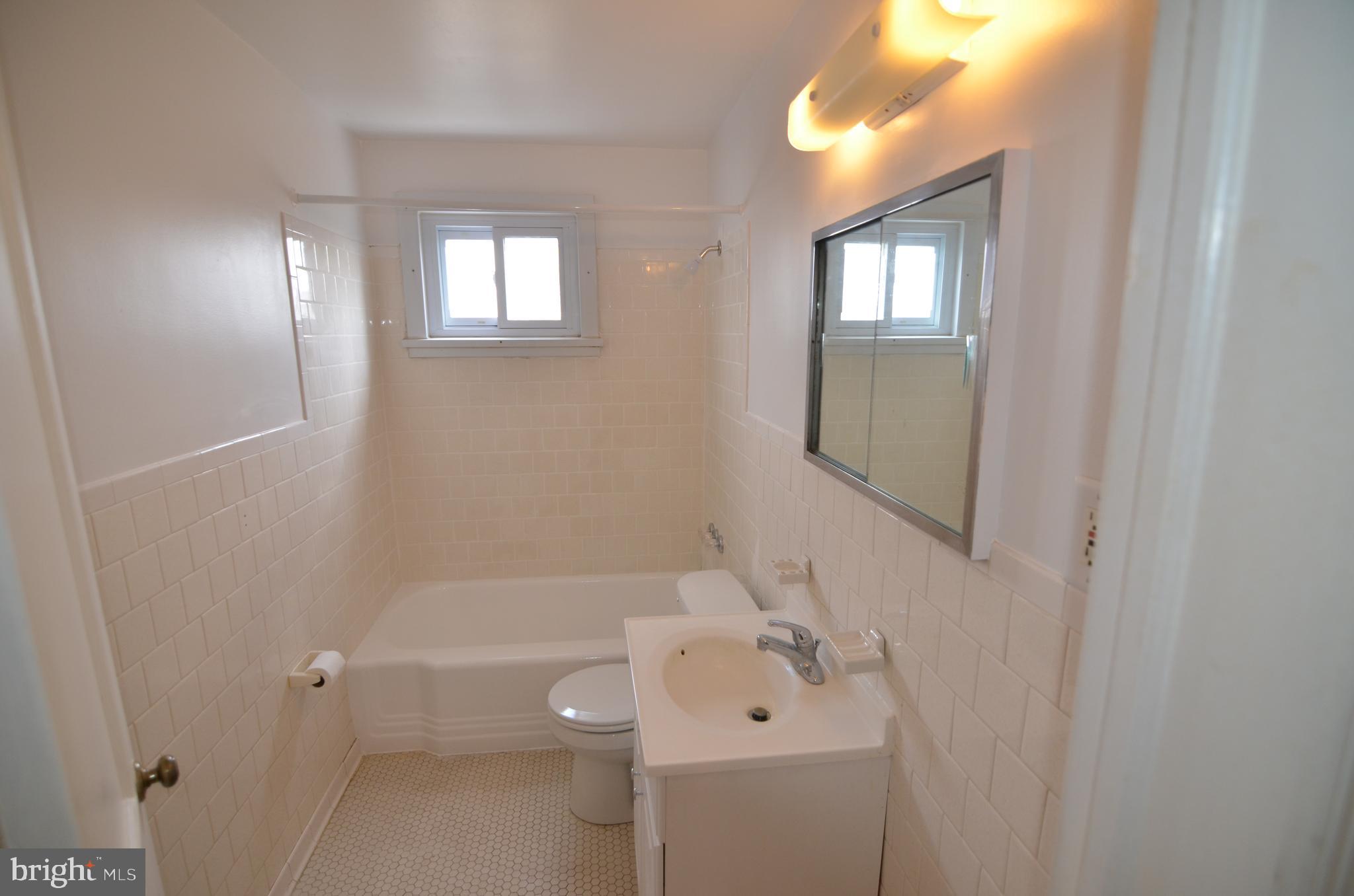 1847 Church Road Dundalk, MD 21222 - Photo 15 of 20 2nd floor full bath