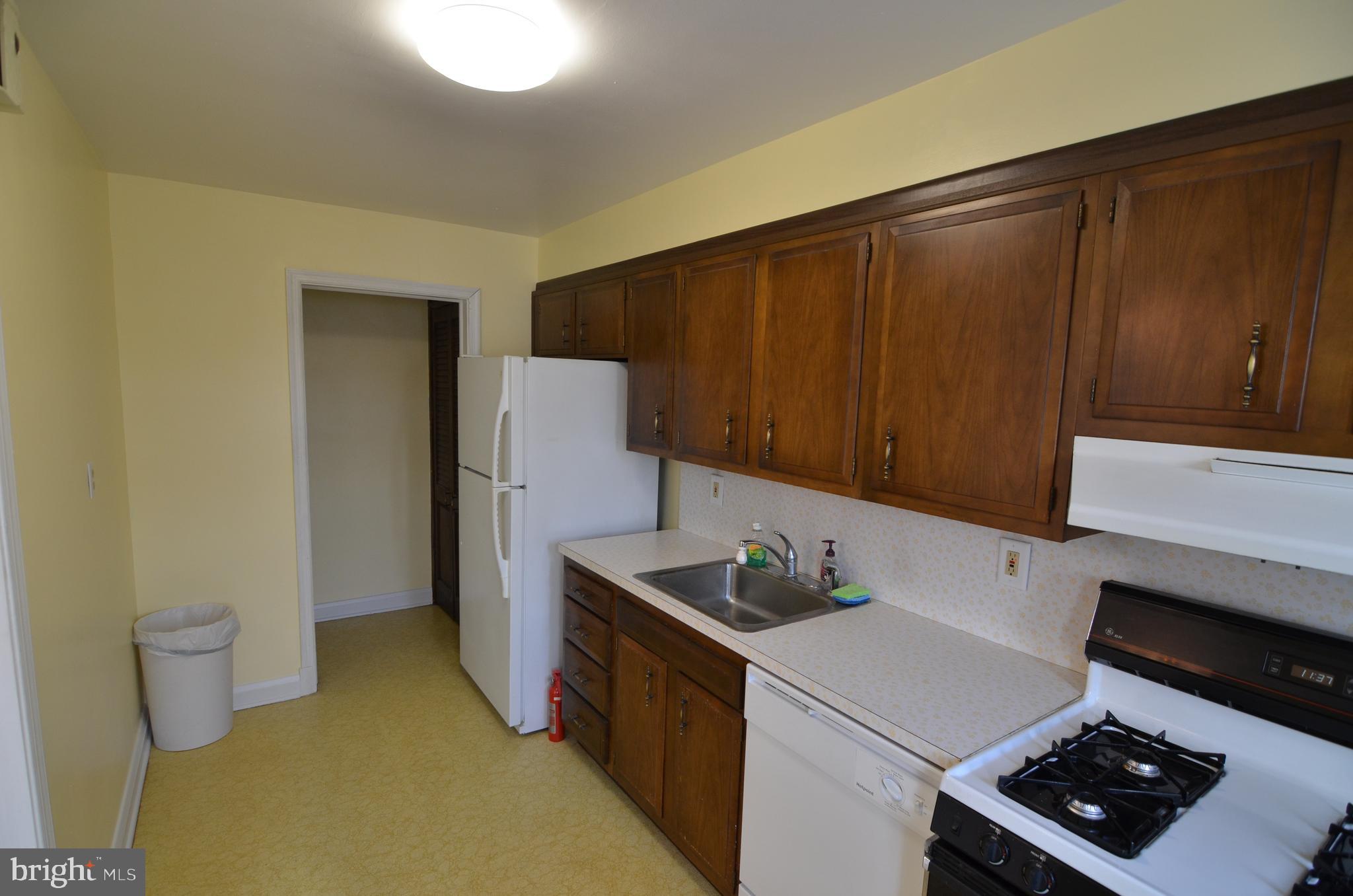1847 Church Road Dundalk, MD 21222 - Photo 7 of 20 Kitchen