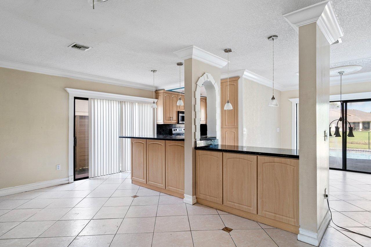 879 Windtree Way Wellington, FL 33414 - Photo 12 of 34 013-879WindtreeWay-Wellington-FL-33414-S