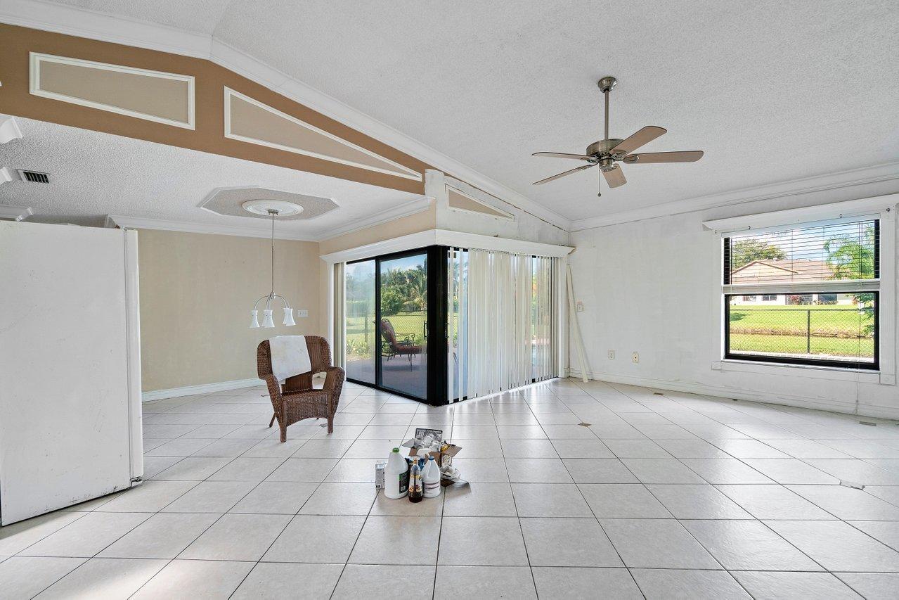 879 Windtree Way Wellington, FL 33414 - Photo 6 of 34 006-879WindtreeWay-Wellington-FL-33414-S