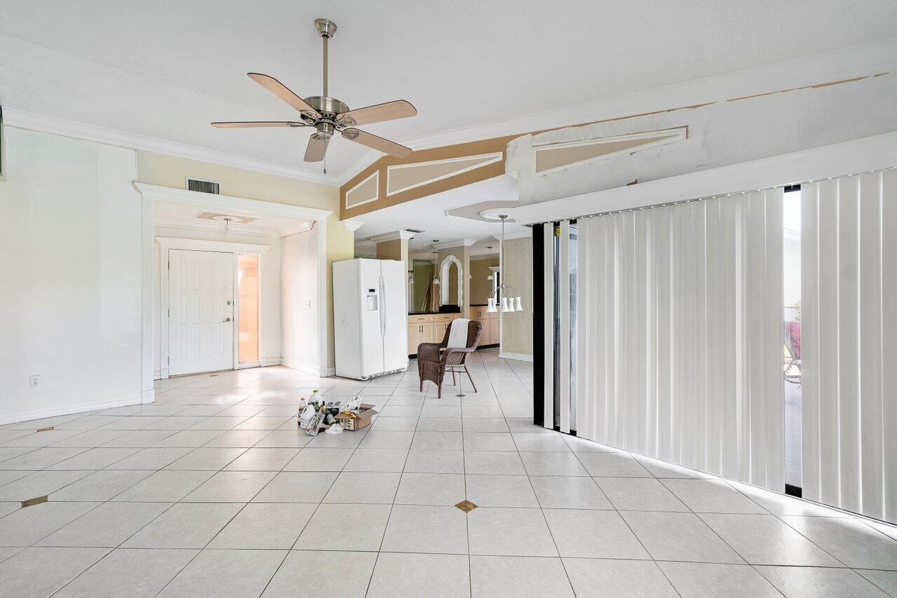 879 Windtree Way Wellington, FL 33414 - Photo 7 of 34 007-879WindtreeWay-Wellington-FL-33414-S