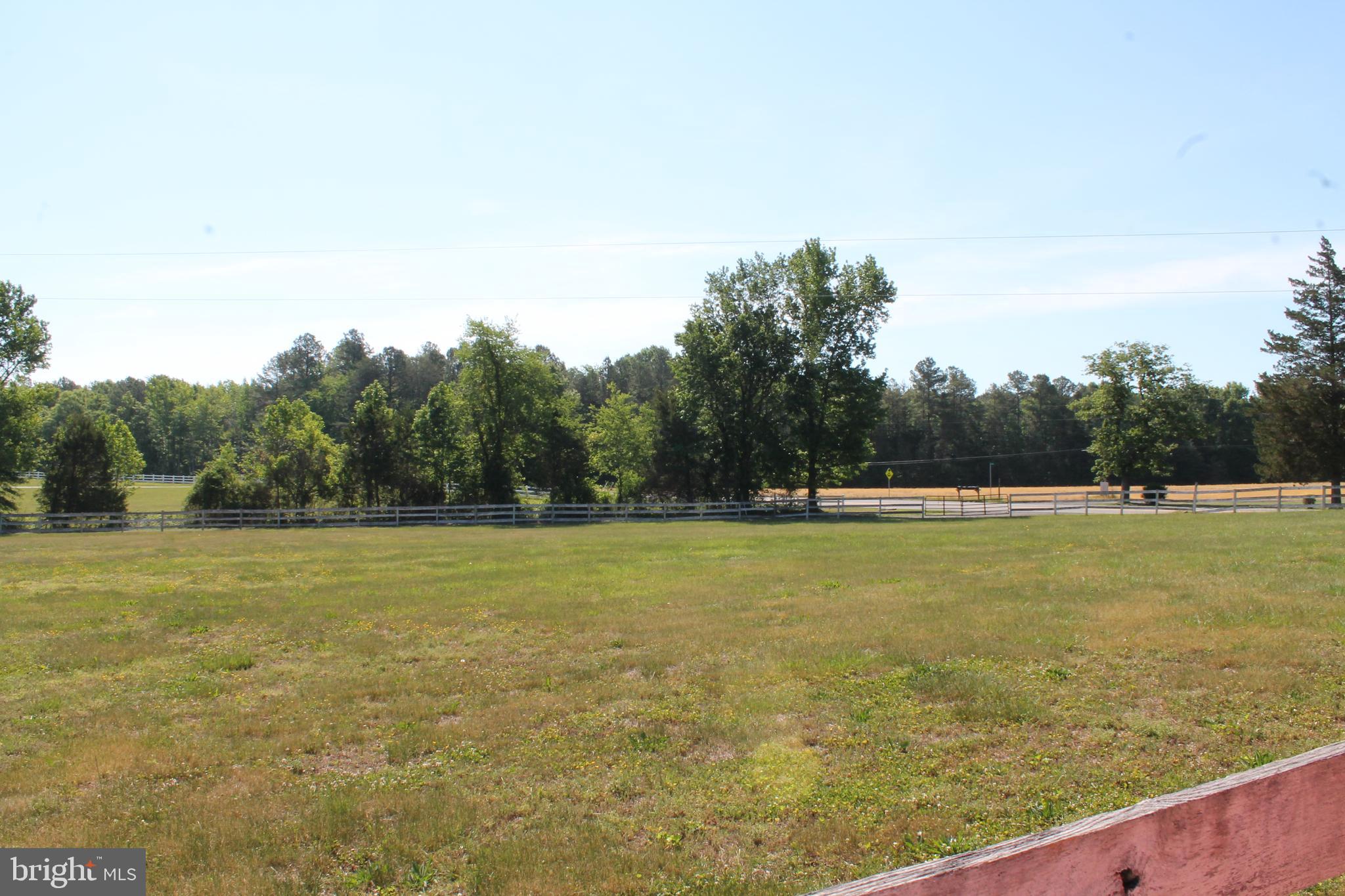 6031 Hickory Ridge Road Spotsylvania, VA 22551 - Photo 20 of 28 right side of the house