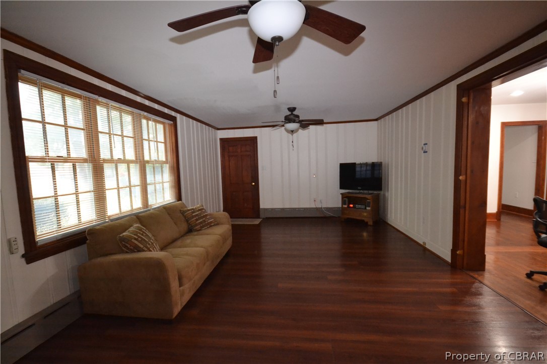 220 Sutton Avenue Reedville, VA 22539 - Photo 15 of 24
