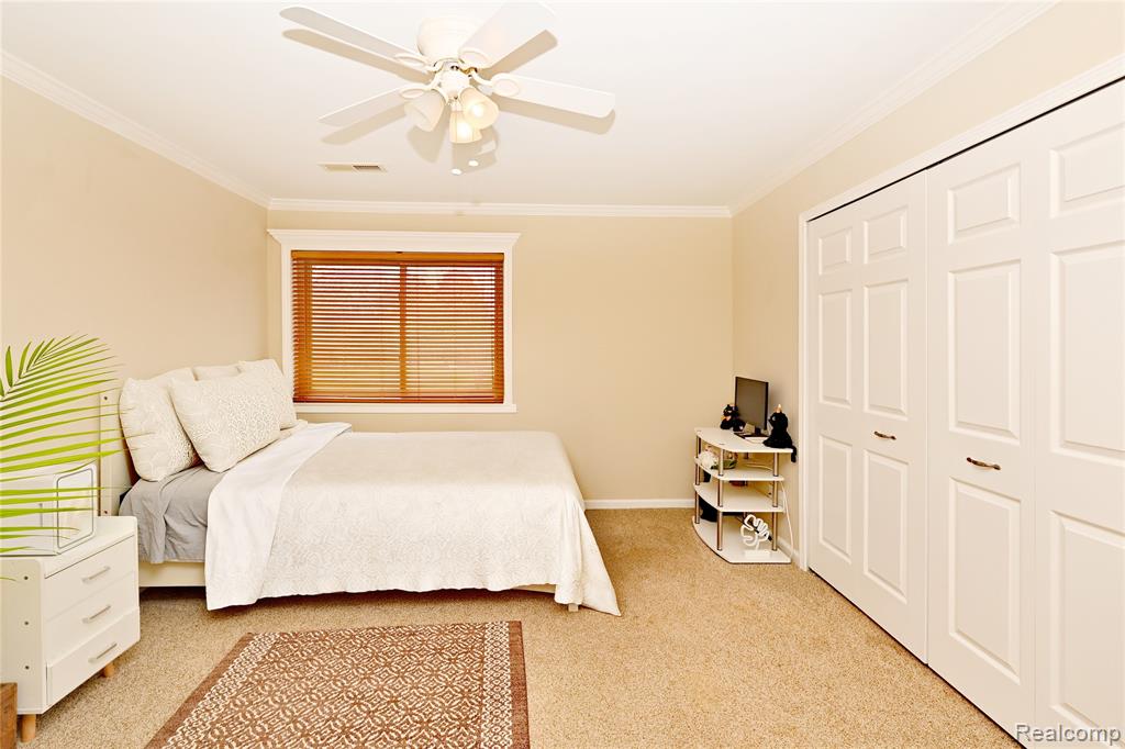 1966 Klingensmith Road, Unit 18C Bloomfield Hills, MI 48302 - Photo 25 of 36