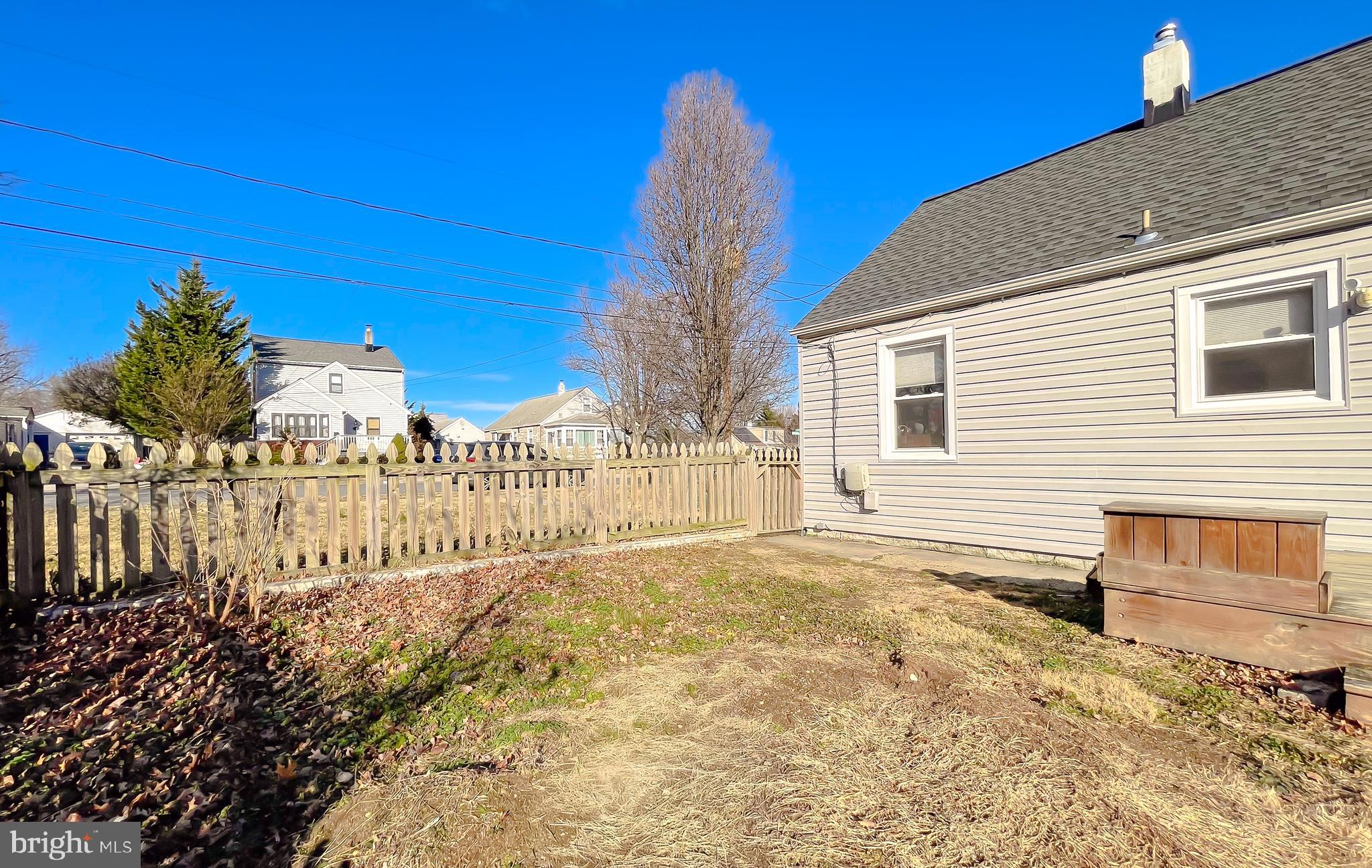 31 Governor's Gate Lane Linthicum, MD 21090 - Photo 32 of 34 a view of a backyard of the house