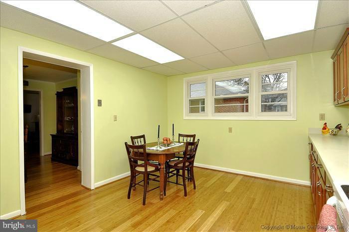 12603 Goodhill Road Silver Spring, MD 20906 - Photo 4 of 21 Kitchen