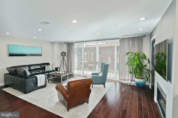 $785,000 | 1910 Spring Garden Street, Unit 2, Philadelphia, PA 19130