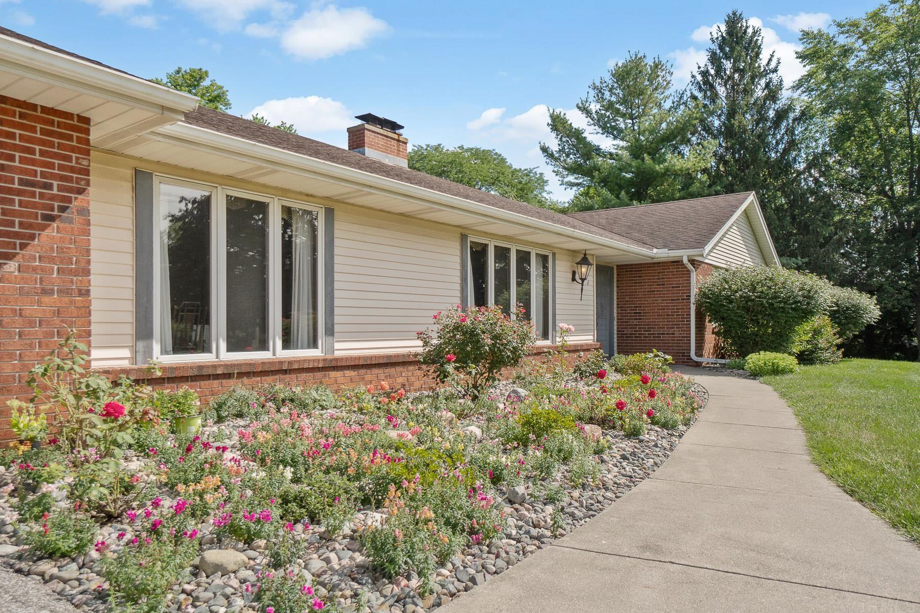 8001 Trier Road Fort Wayne, IN 46815 - Photo 2 of 35 Gallery Image 2