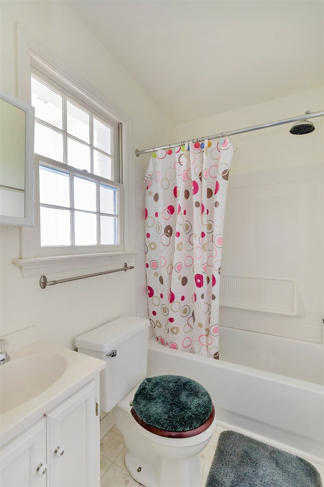 3354 Free Union Road Charlottesville, VA 22901 - Photo 27 of 45 a bathroom with a bathtub and a shower