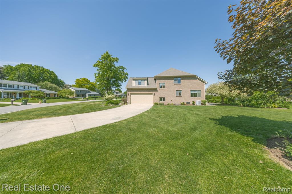 630 Lockmoore Court Rochester Hills, MI 48307 - Photo 47 of 65