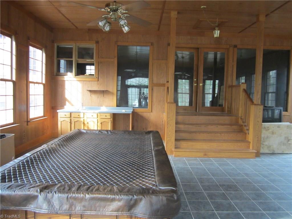 2072 Thomas Road Lexington, NC 27295 - Photo 11 of 19 Gallery Image 11