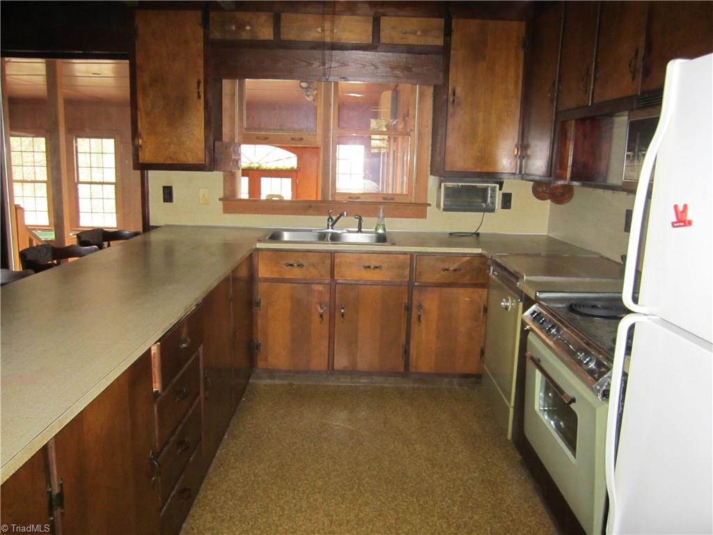 2072 Thomas Road Lexington, NC 27295 - Photo 16 of 19 Gallery Image 16