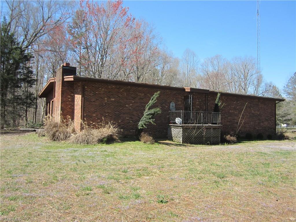 2072 Thomas Road Lexington, NC 27295 - Photo 5 of 19 Gallery Image 5