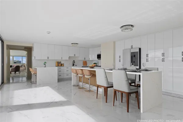 $5,000,000 | 555 University Avenue, Unit PH1, Honolulu, HI 96826