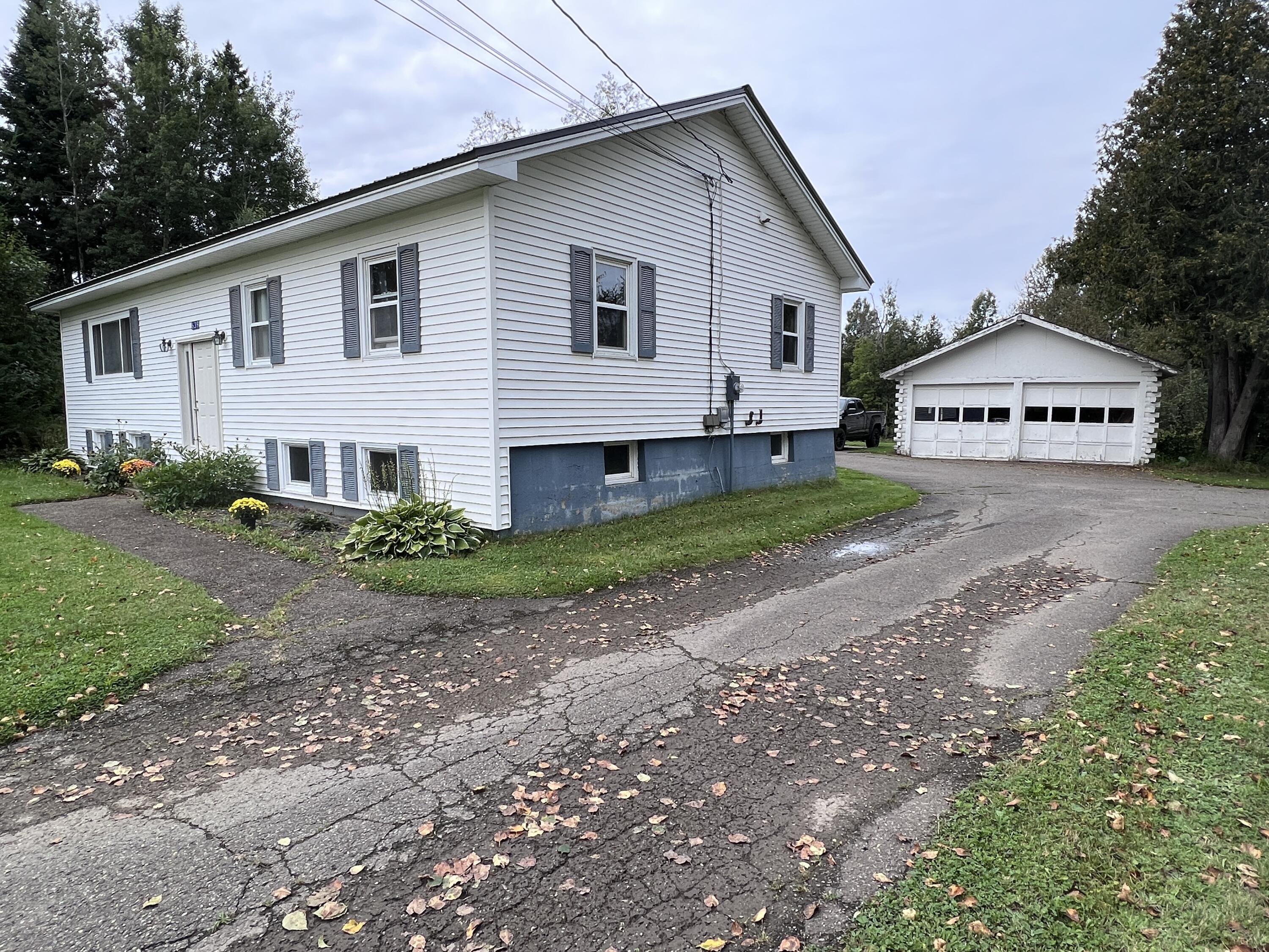 639 Calais Road Houlton, ME 04730 - Photo 3 of 35 IMG_9372