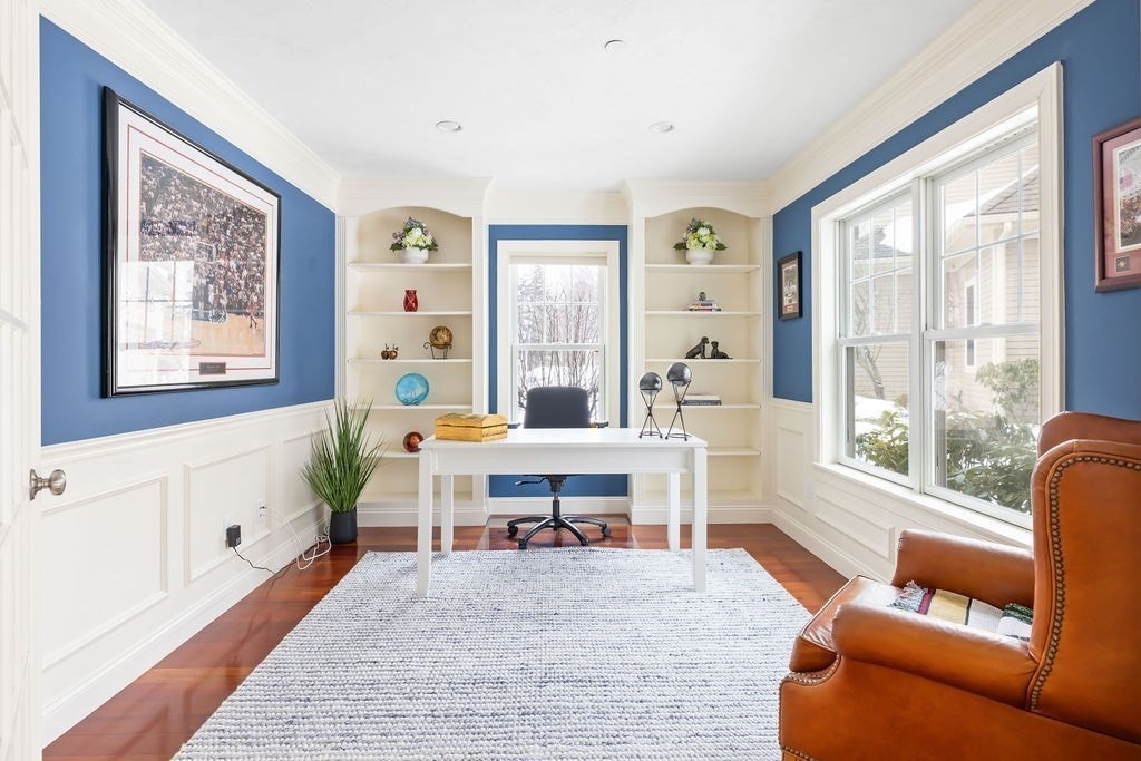 192 Boston Post Road, Unit 8 Sudbury, MA 01776 - Photo 8 of 27 a living room with furniture and a large window