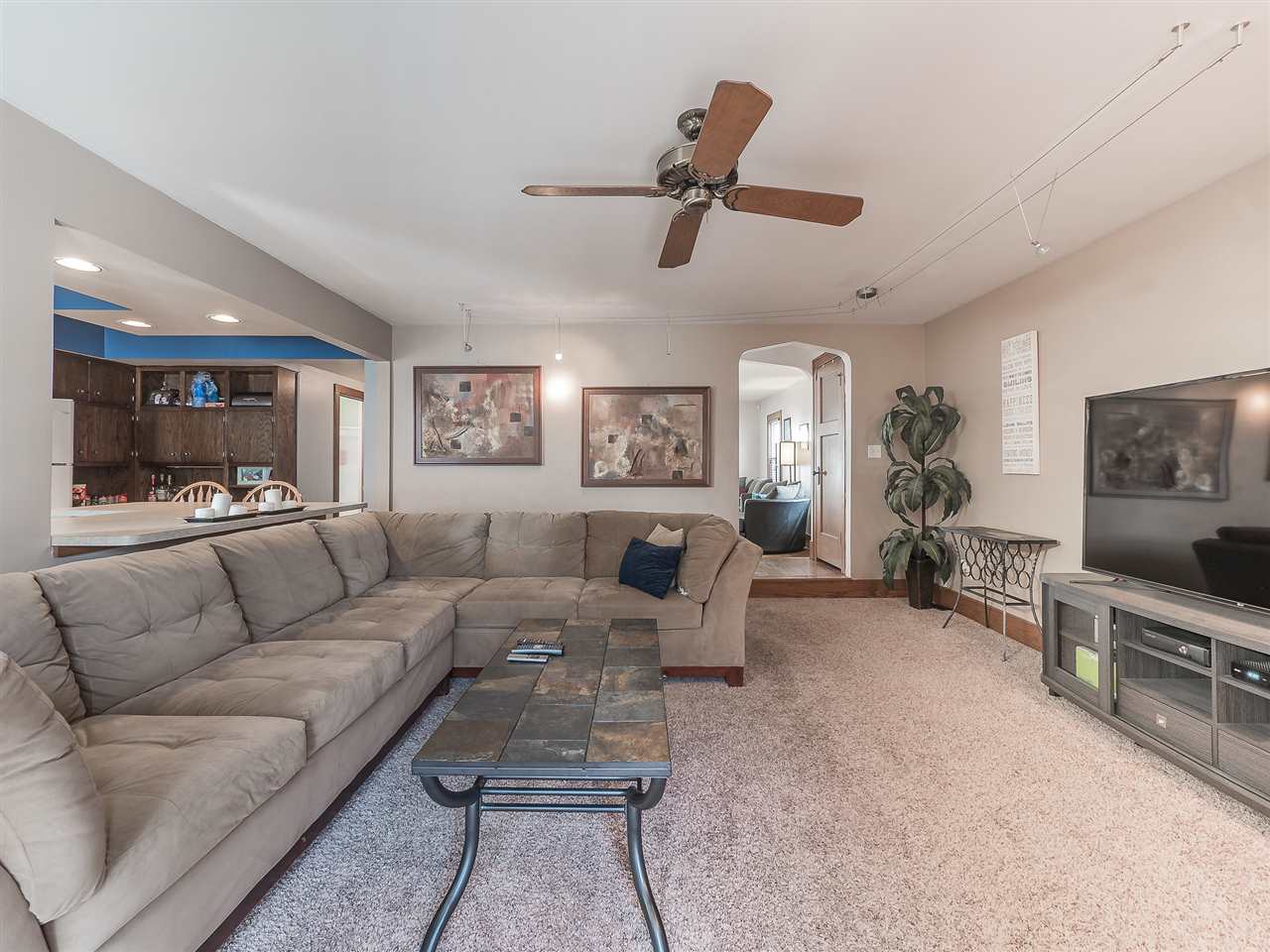 2320 Oakridge Road Fort Wayne, IN 46805 - Photo 3 of 20 Gallery Image 3