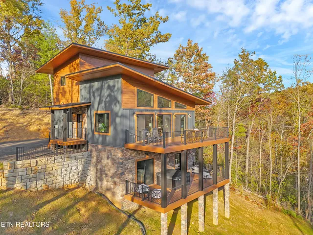 $819,900 | 2671 Switchback Way, Cosby, TN 37722