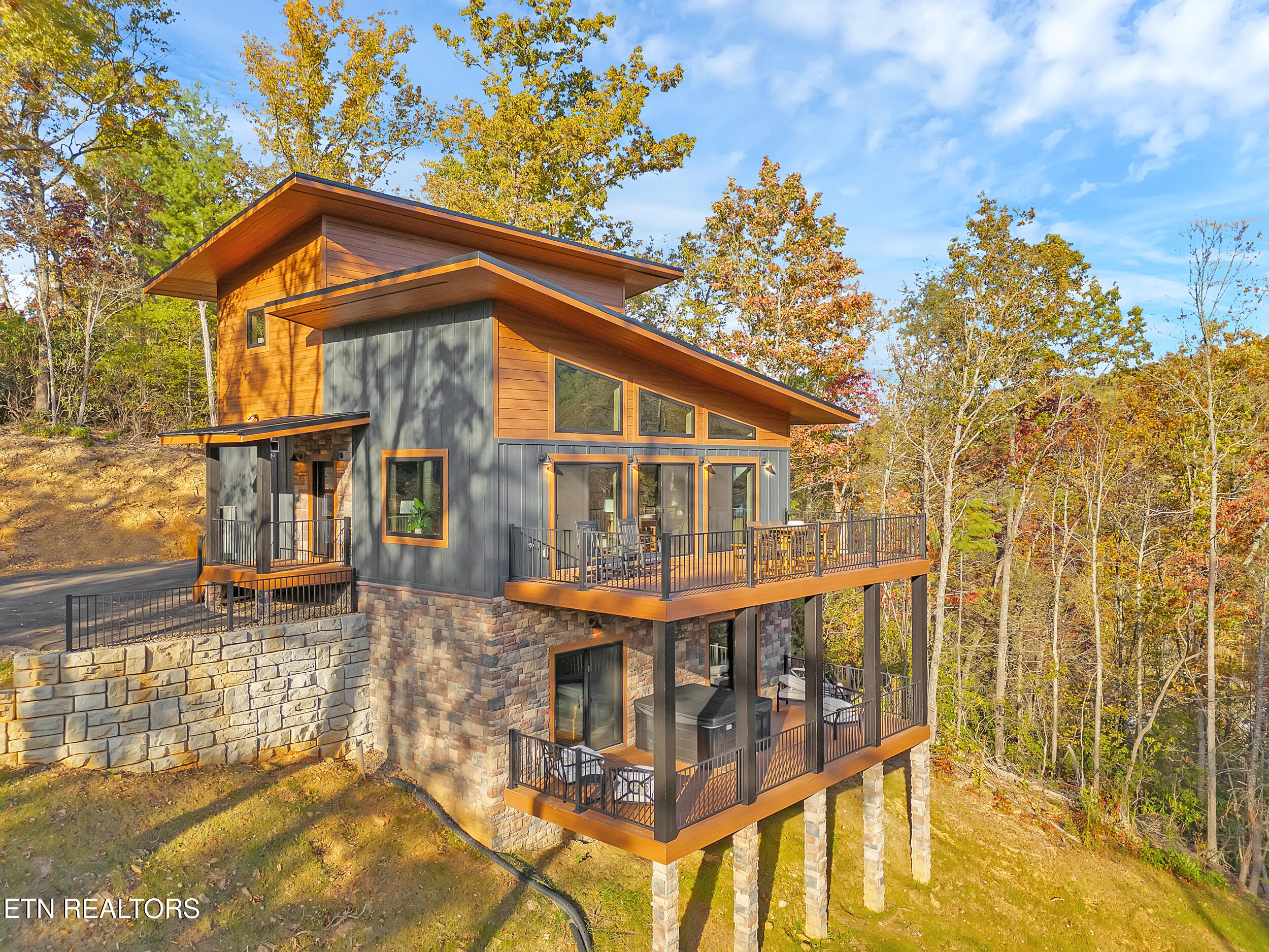 2671 Switchback Way Cosby, TN 37722 - Photo 2 of 25 3_02