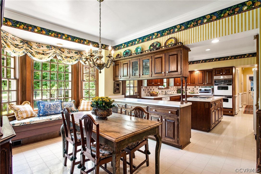 5960 Springfield Road Glen Allen, VA 23060 - Photo 12 of 50 Breakfast room with additional built in custom ben