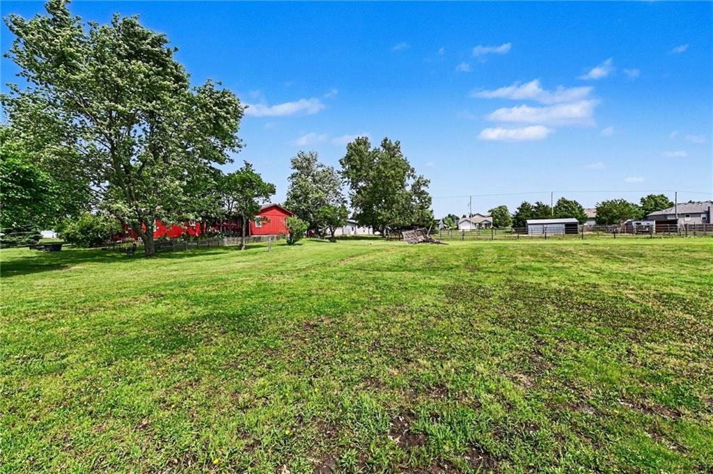 1301 West 8th Street Edgerton, KS 66021 - Photo 14 of 38
