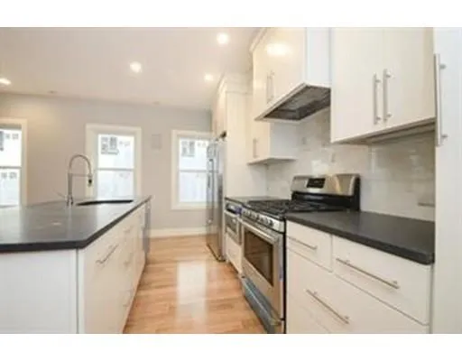 $3,600 | 339 West Broadway, Unit 4, Boston, MA 02127