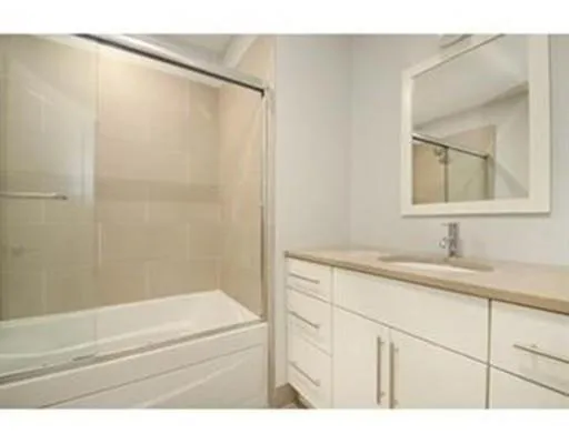 $3,600 | 339 West Broadway, Unit 4, Boston, MA 02127