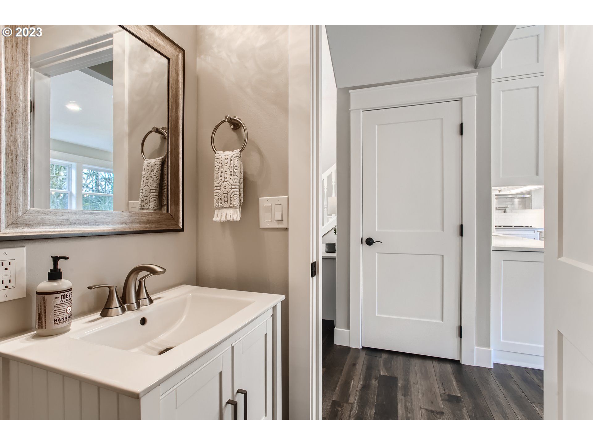 5610 Northwest 280th Street Ridgefield, WA 98642 - Photo 15 of 44 Bathroom