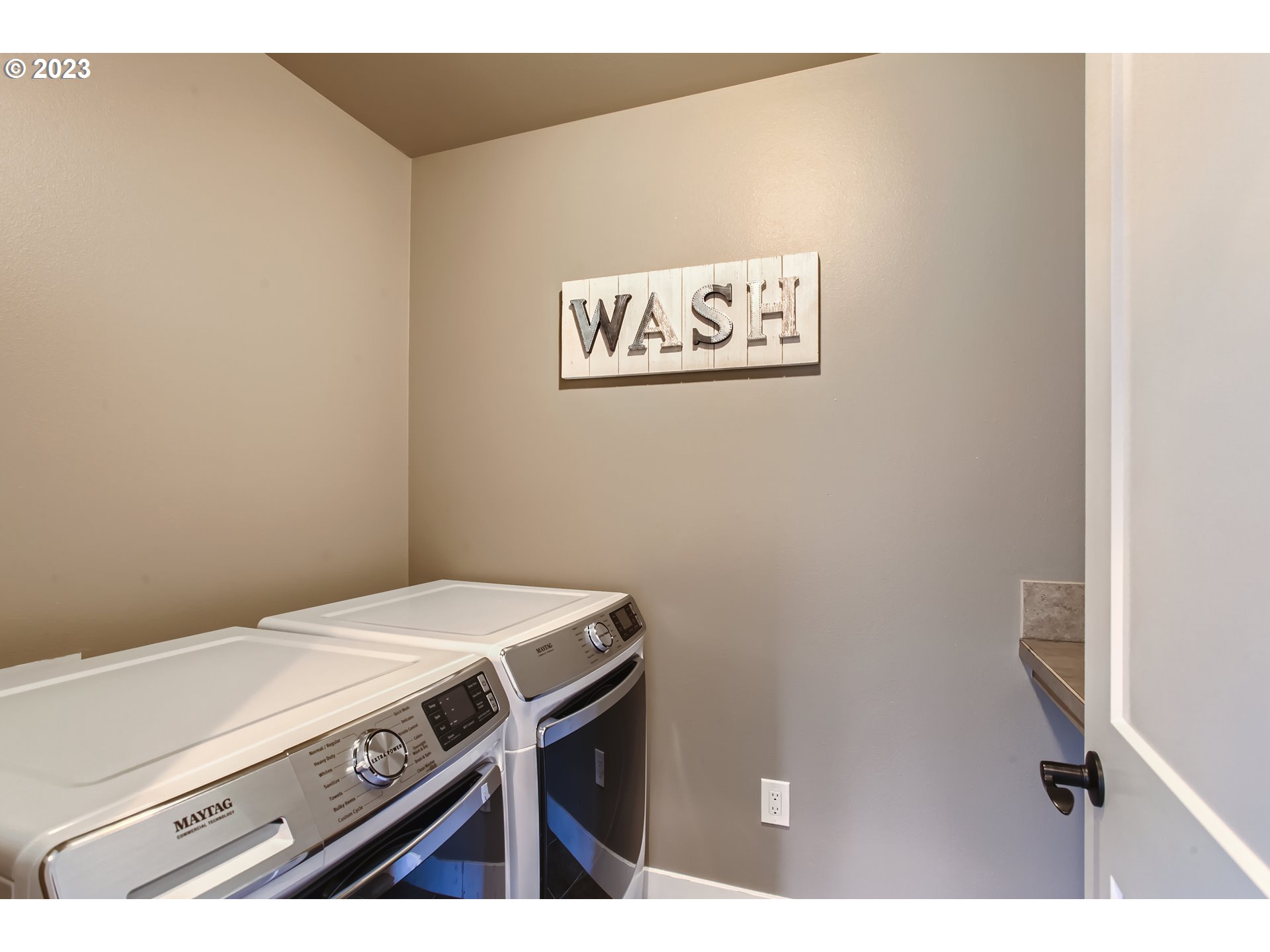 5610 Northwest 280th Street Ridgefield, WA 98642 - Photo 27 of 44 Laundry