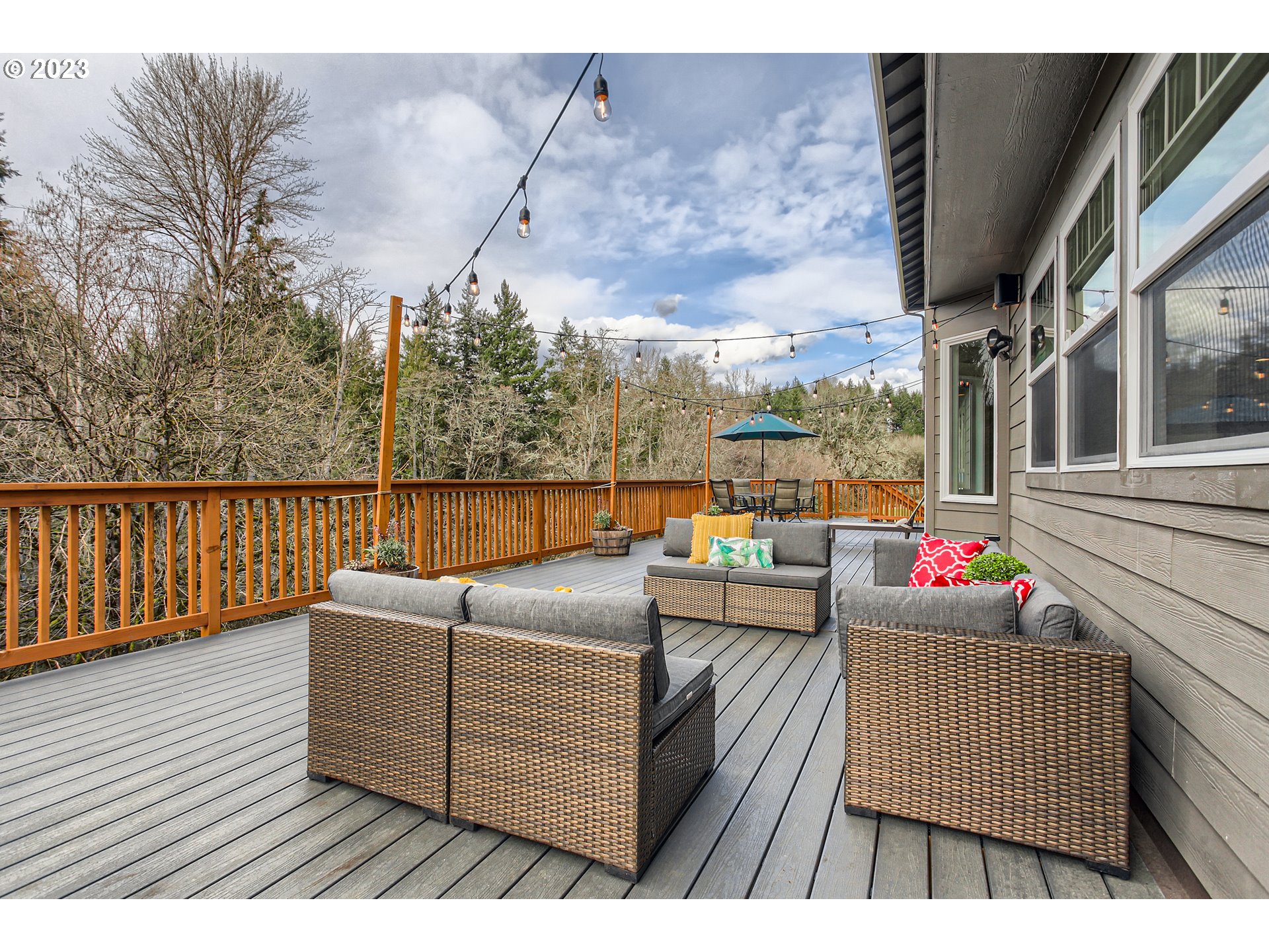 5610 Northwest 280th Street Ridgefield, WA 98642 - Photo 30 of 44 Deck