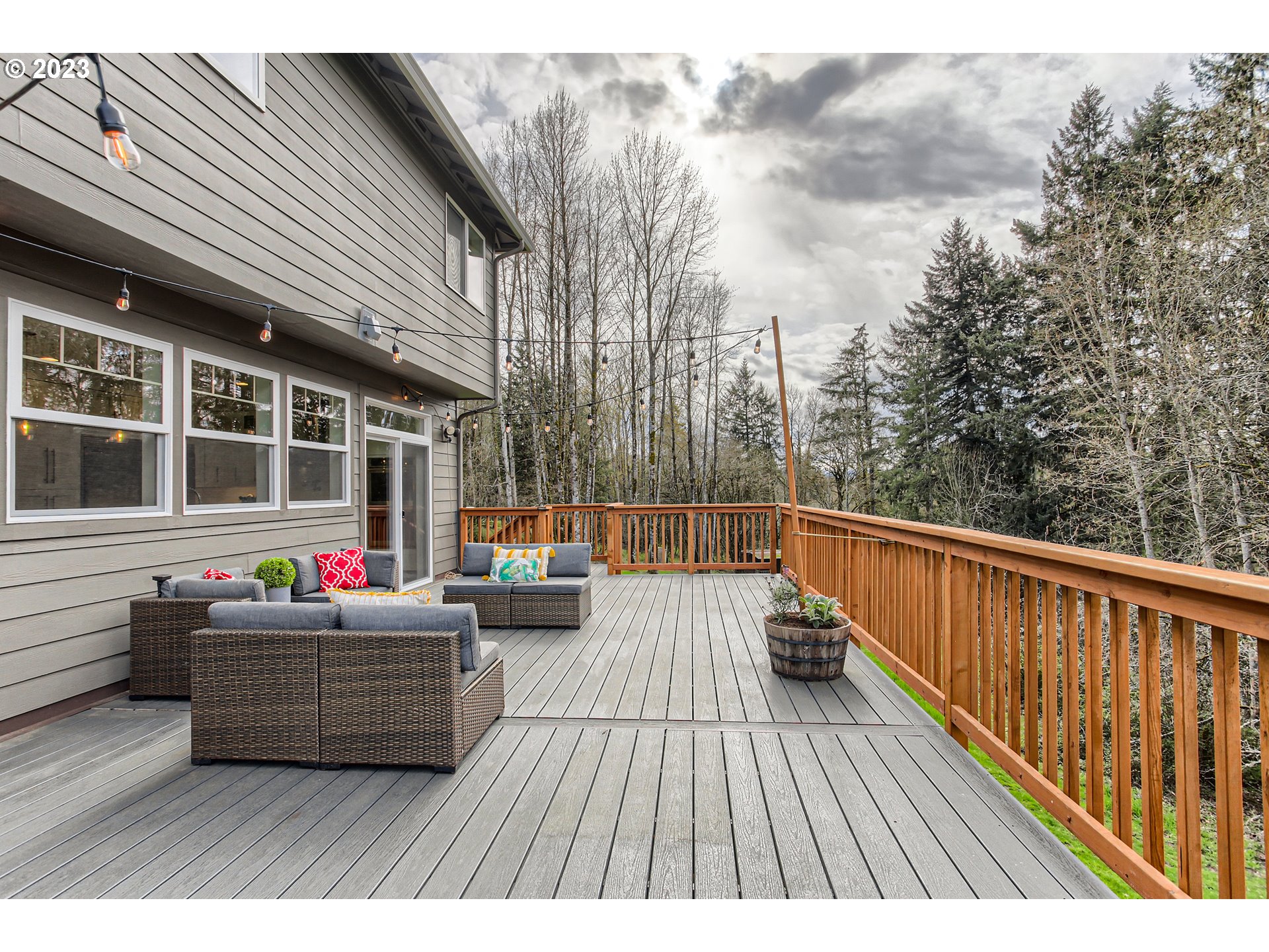 5610 Northwest 280th Street Ridgefield, WA 98642 - Photo 31 of 44 Deck