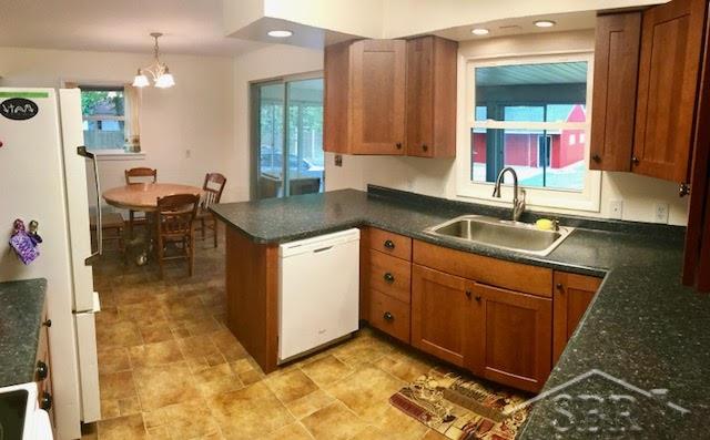 561 North Miller Road Saginaw, MI 48609 - Photo 12 of 41 31326595-11.JPG