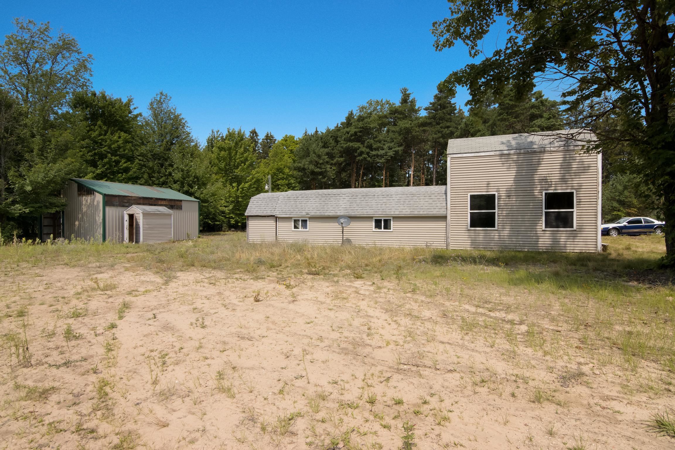 7830 Willis Road Benzonia, MI 49616 - Photo 13 of 19 Gallery Image 13