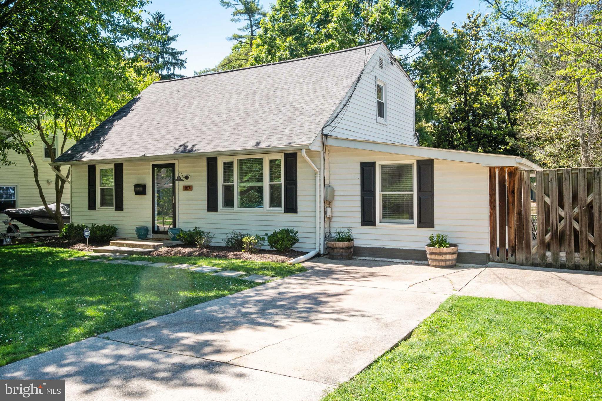 107 Calvert Road Rockville, MD 20850 - Photo 3 of 40 Gallery Image 3