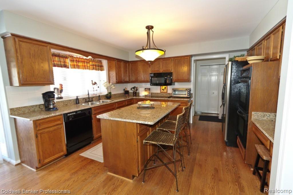 3208 Summit Ridge Drive Rochester Hills, MI 48306 - Photo 14 of 34