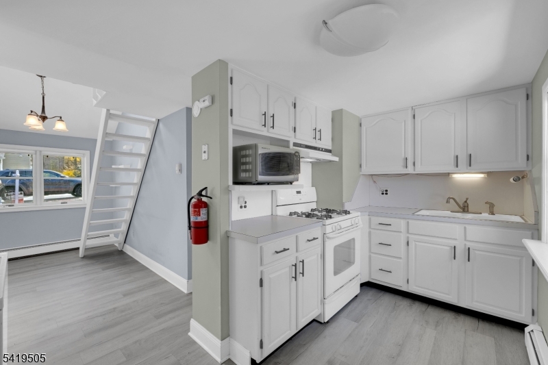 28 Oriole Drive Oak Ridge, NJ 07438 - Photo 14 of 33