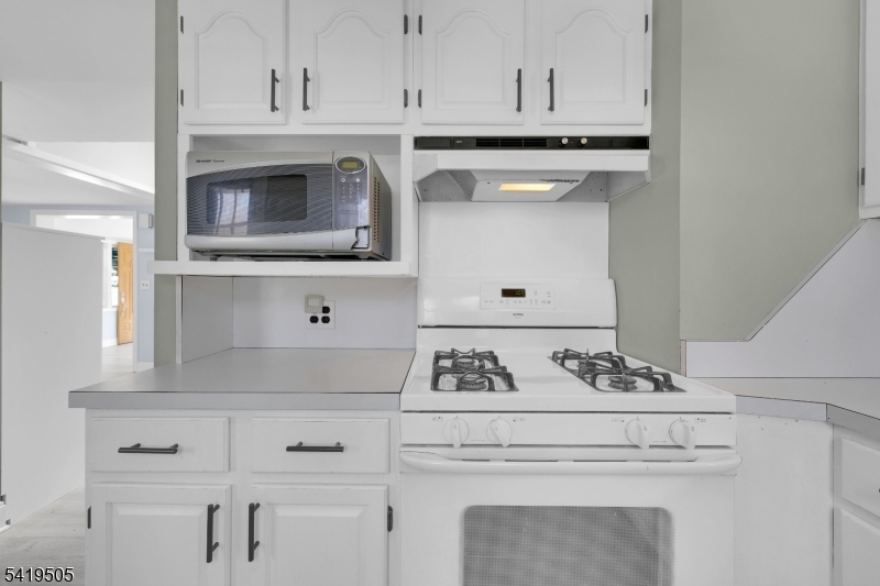 28 Oriole Drive Oak Ridge, NJ 07438 - Photo 15 of 33