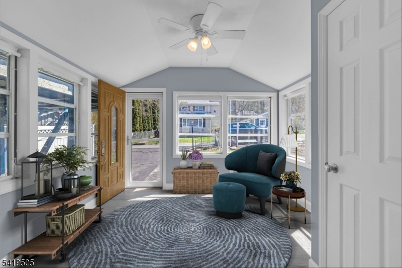 28 Oriole Drive Oak Ridge, NJ 07438 - Photo 4 of 33